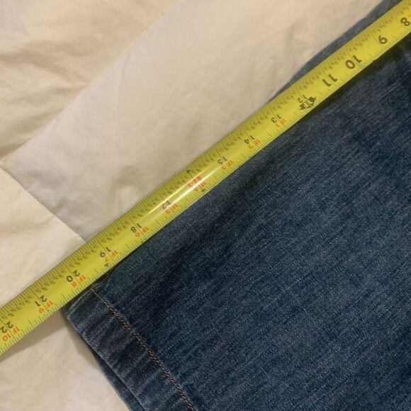 EDDIE BAUER, denim shorts, size 12 , cotton, 5 pocket, button over and zip up - Picture 10 of 12